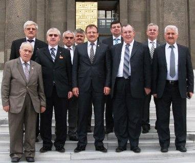 Batı Trakya Türkleri Dayanışma Derneği heyeti  Eski Şube Başkanımız ve Bursa Milletvekili Hakan Çavuşoğlu’nu makamında ziyaret etti